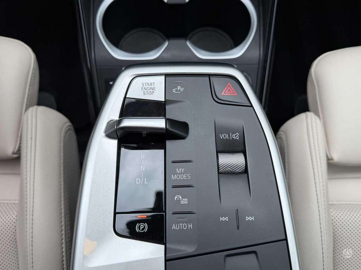 BMW X1, 1.5 l., Минивэн