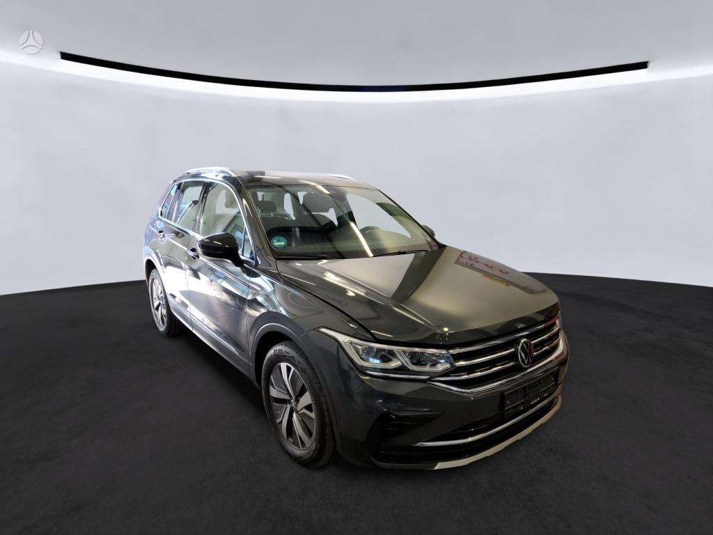 Volkswagen Tiguan - 2
