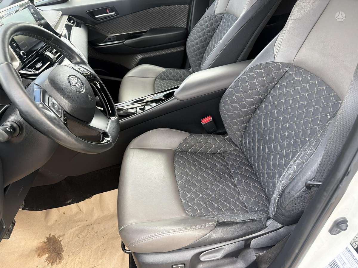 Toyota C-HR - 7