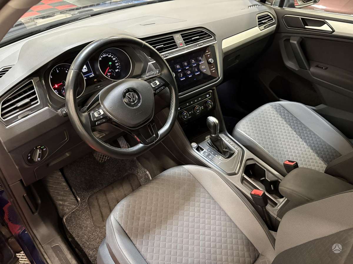 Volkswagen Tiguan - 11
