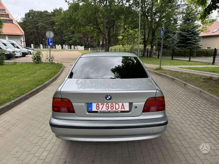 BMW 520, 2.0 l., Седан