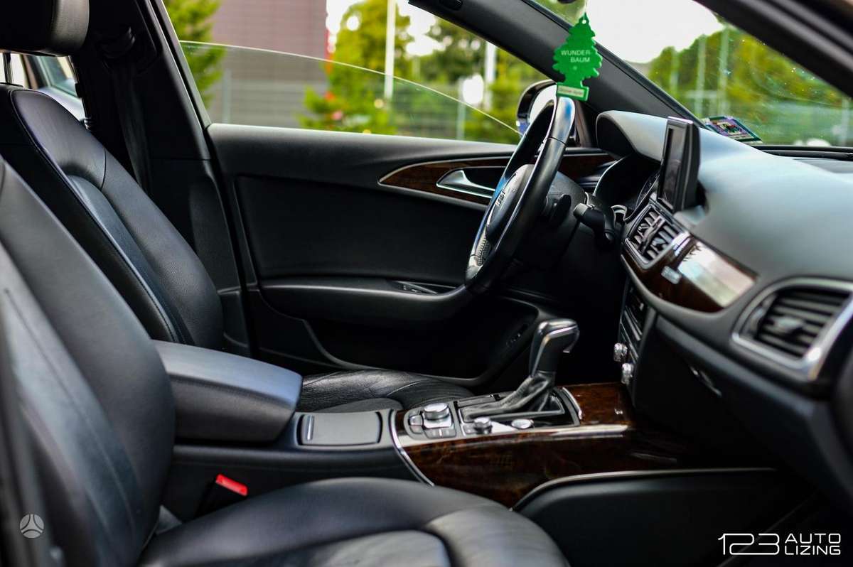Audi A6, 2.0 l., Седан
