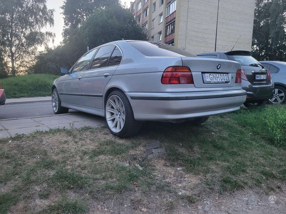 BMW 520, 2.0 l., Седан