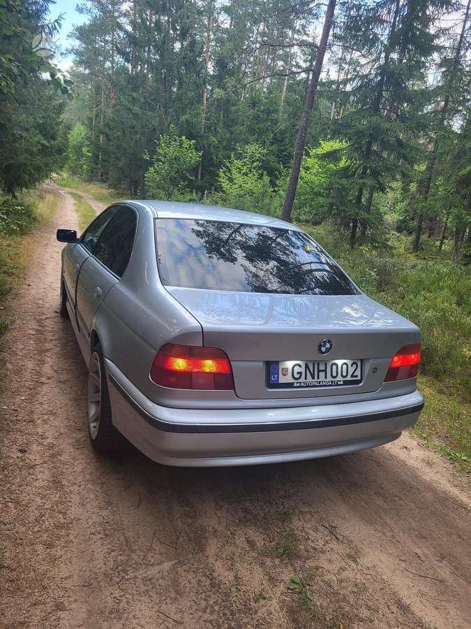 BMW 520, 2.0 l., Седан