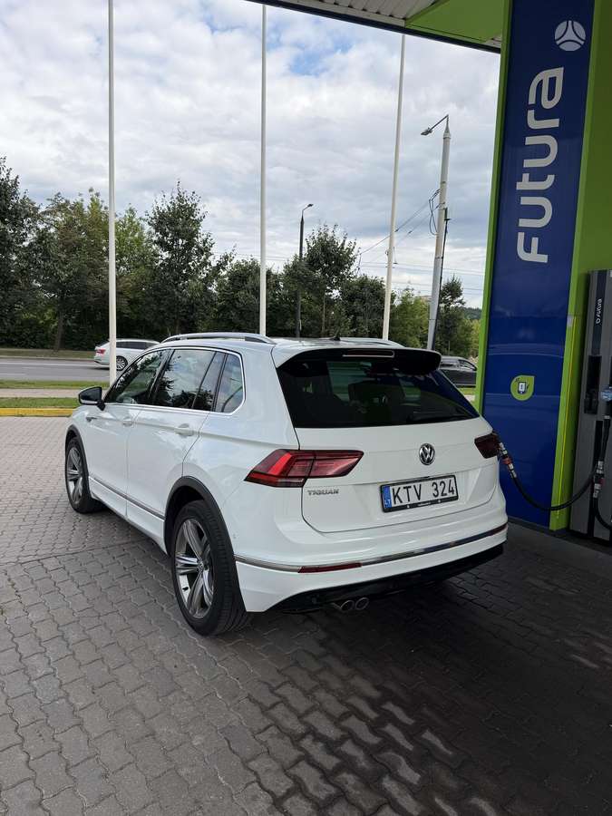 Volkswagen Tiguan - 4