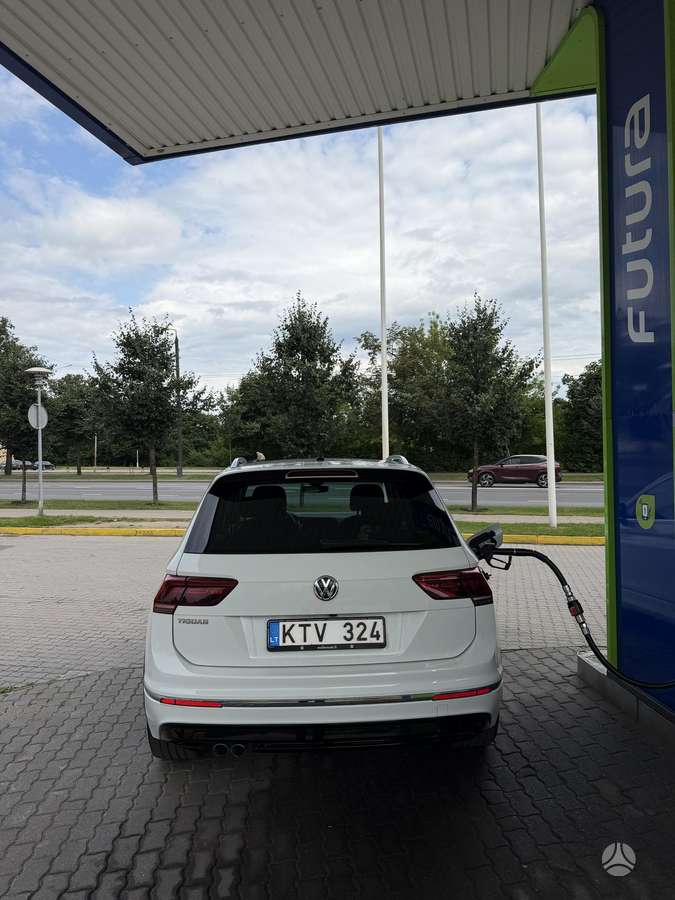 Volkswagen Tiguan - 5