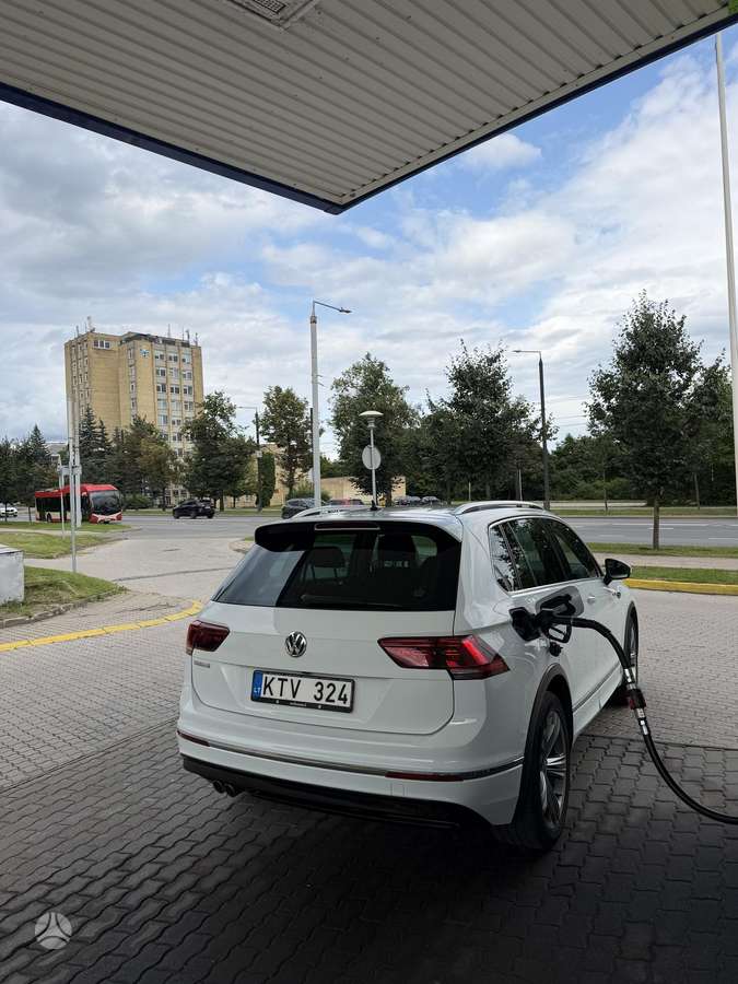 Volkswagen Tiguan - 6