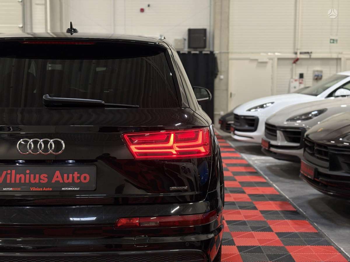 Audi Q7, 2.0 l., off-road / crossover