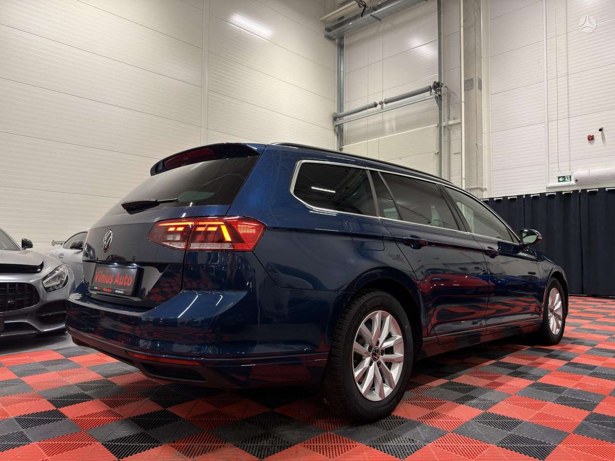 Volkswagen Passat - 4