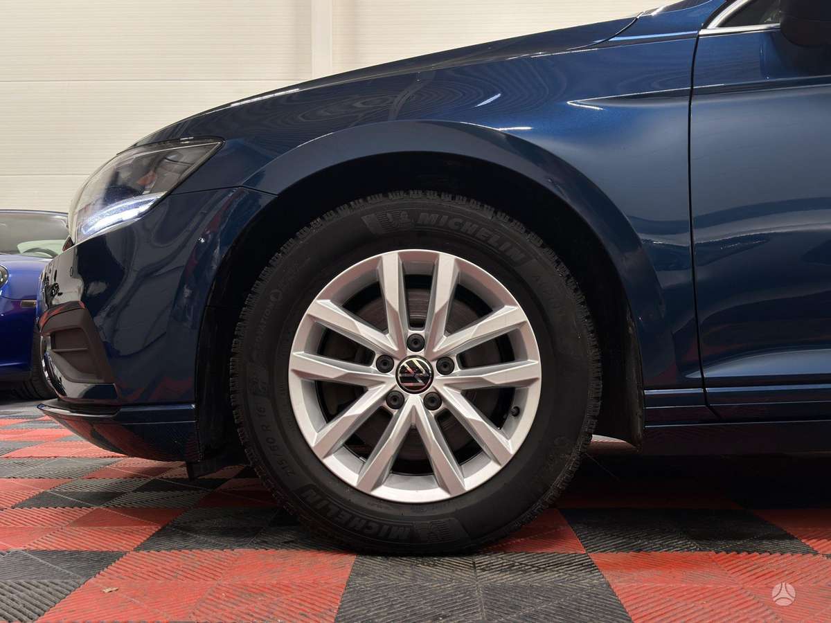 Volkswagen Passat - 9
