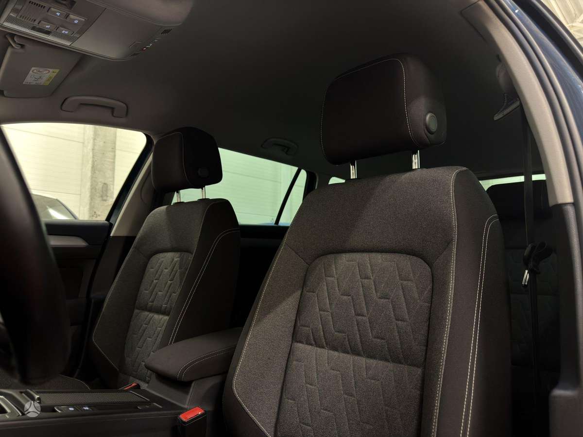 Volkswagen Passat - 11