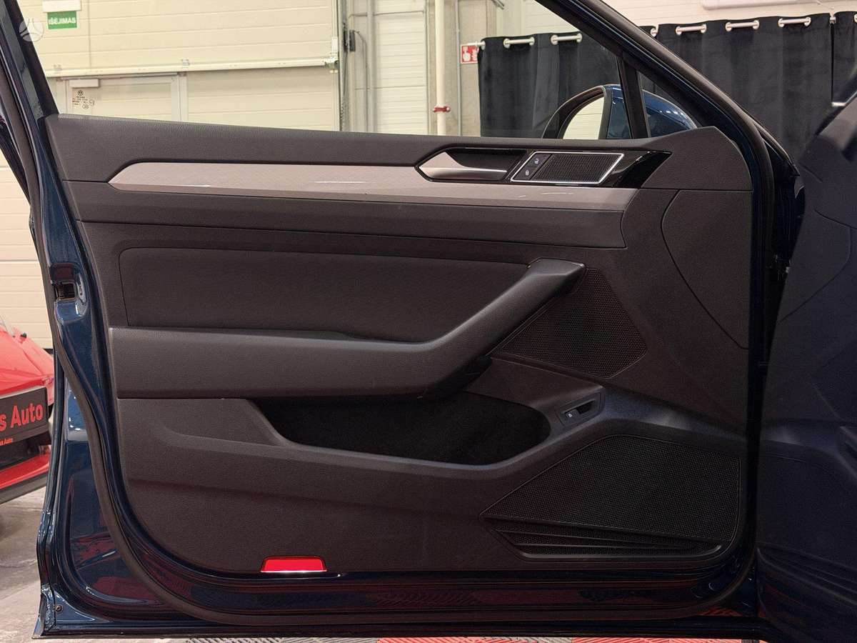 Volkswagen Passat - 12