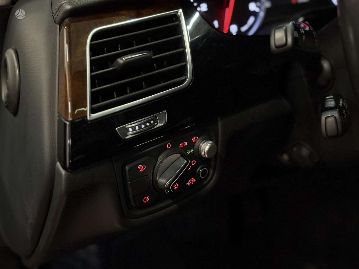 Audi A8 L, 4.0 l., Седан