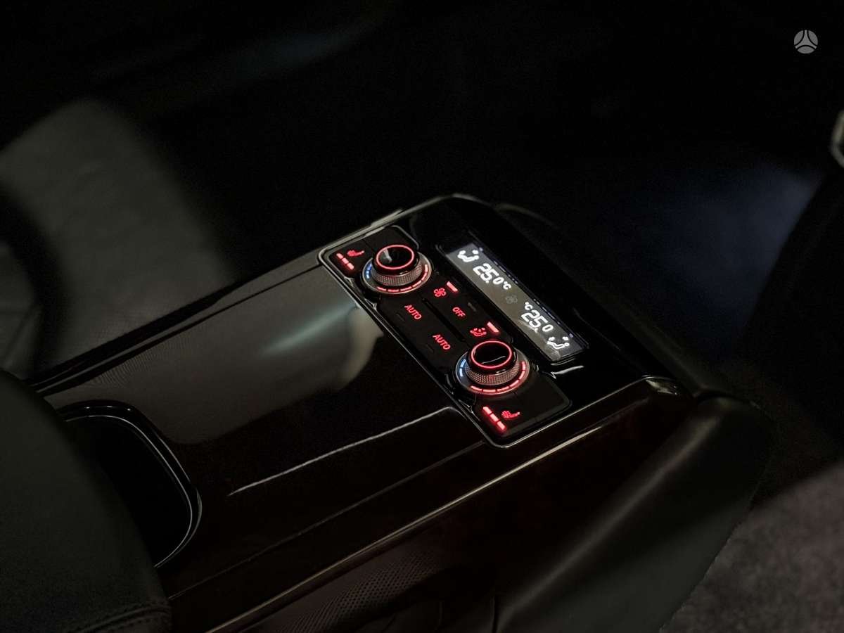 Audi A8 L, 4.0 l., Седан