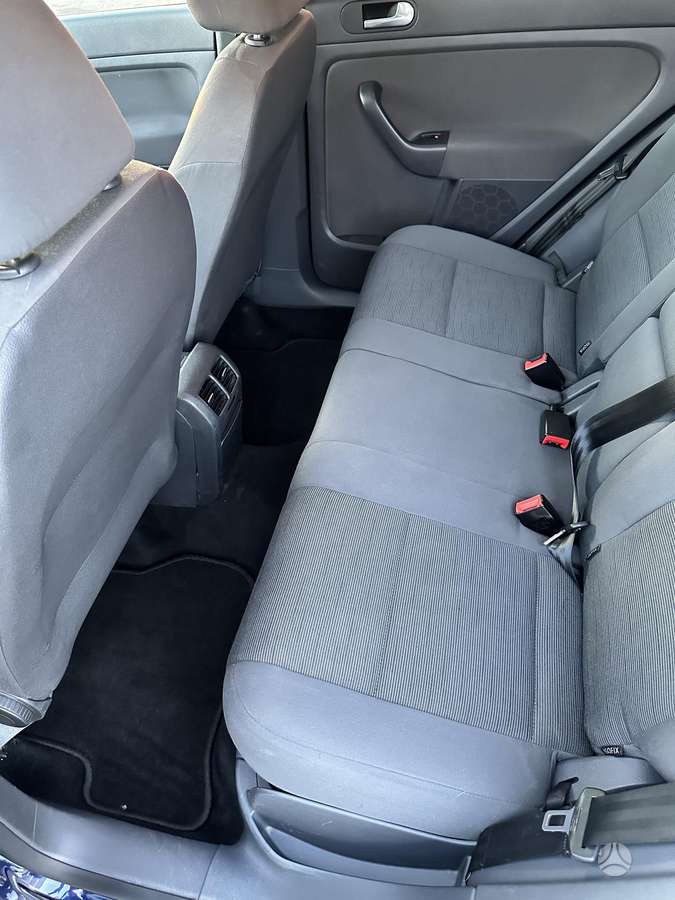 Volkswagen Golf Plus - 11