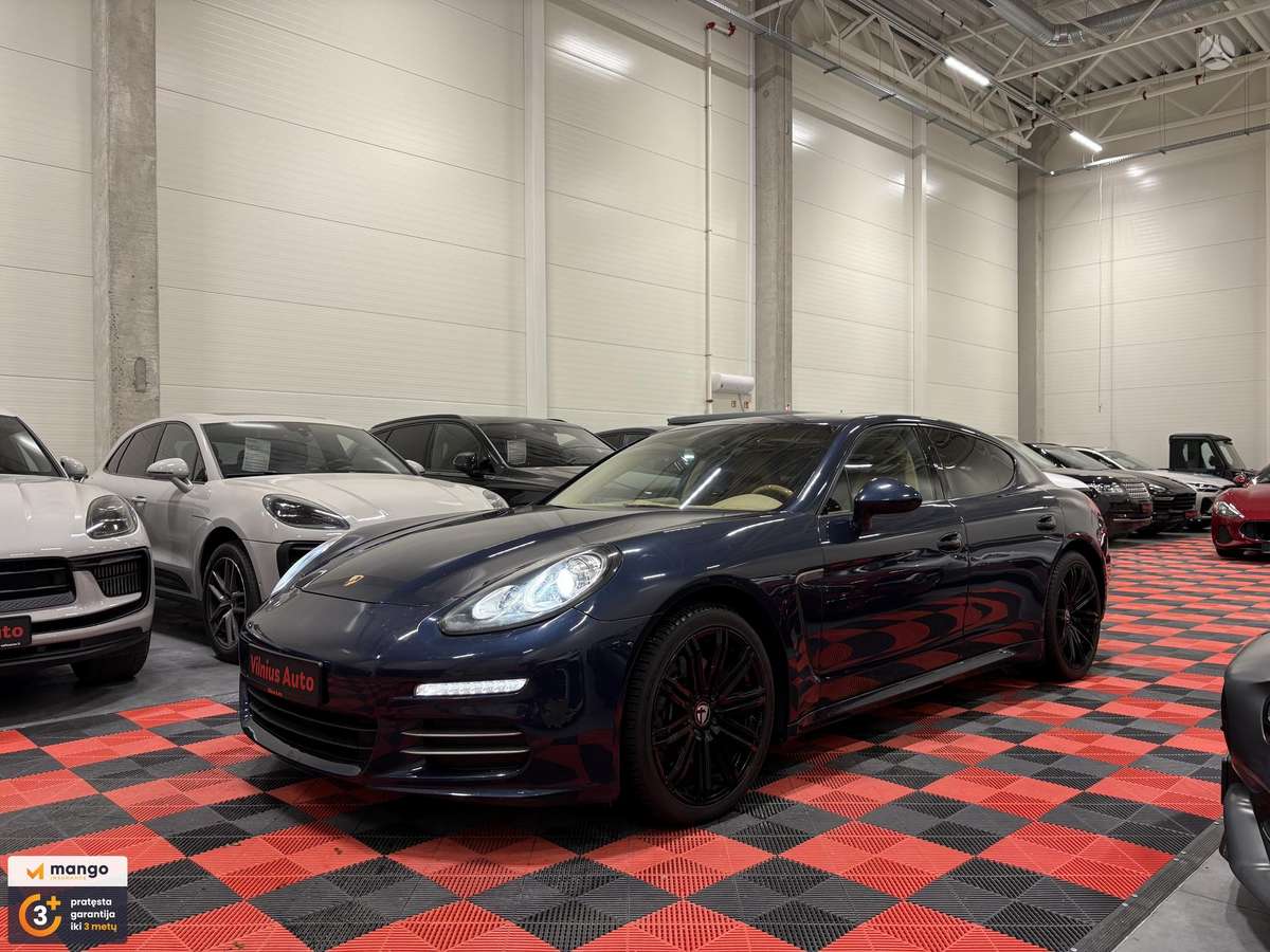 Porsche Panamera - 1