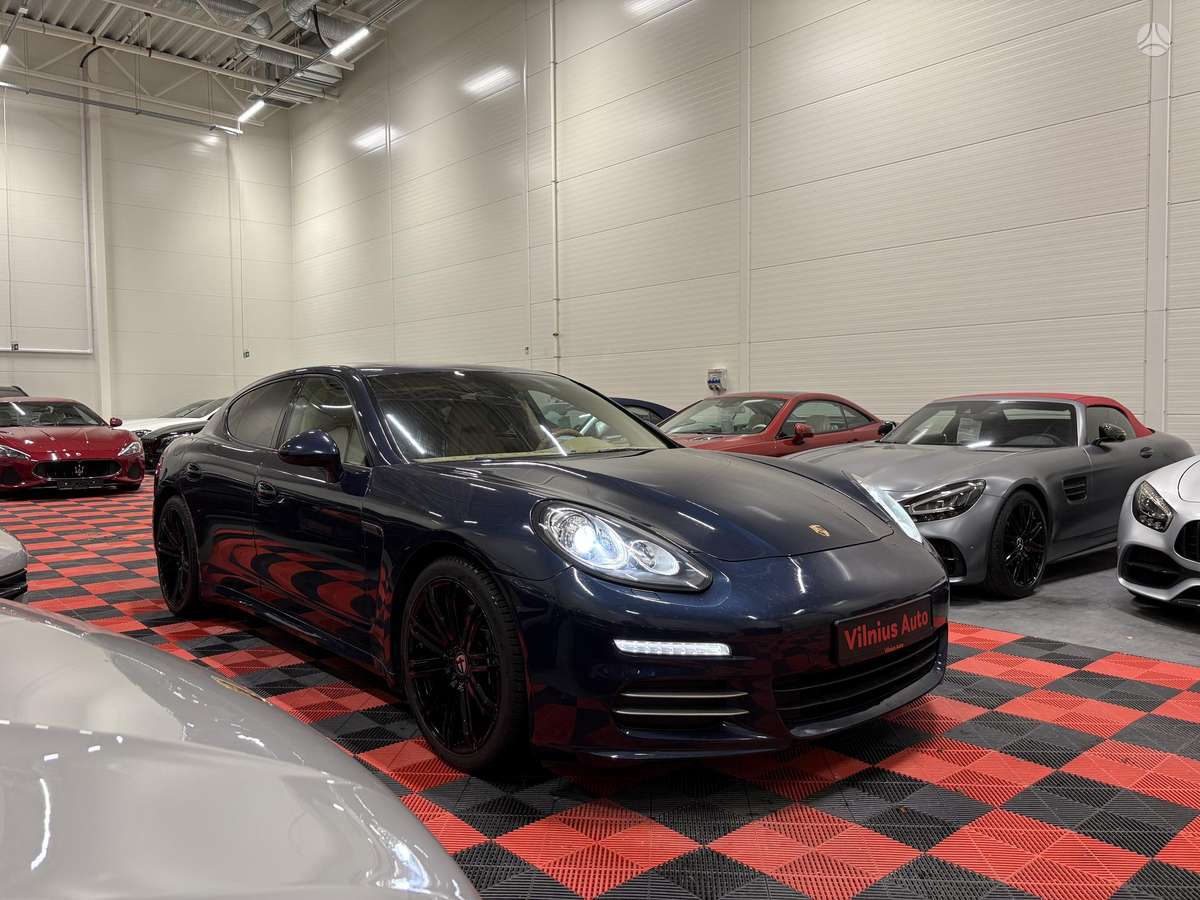 Porsche Panamera - 3