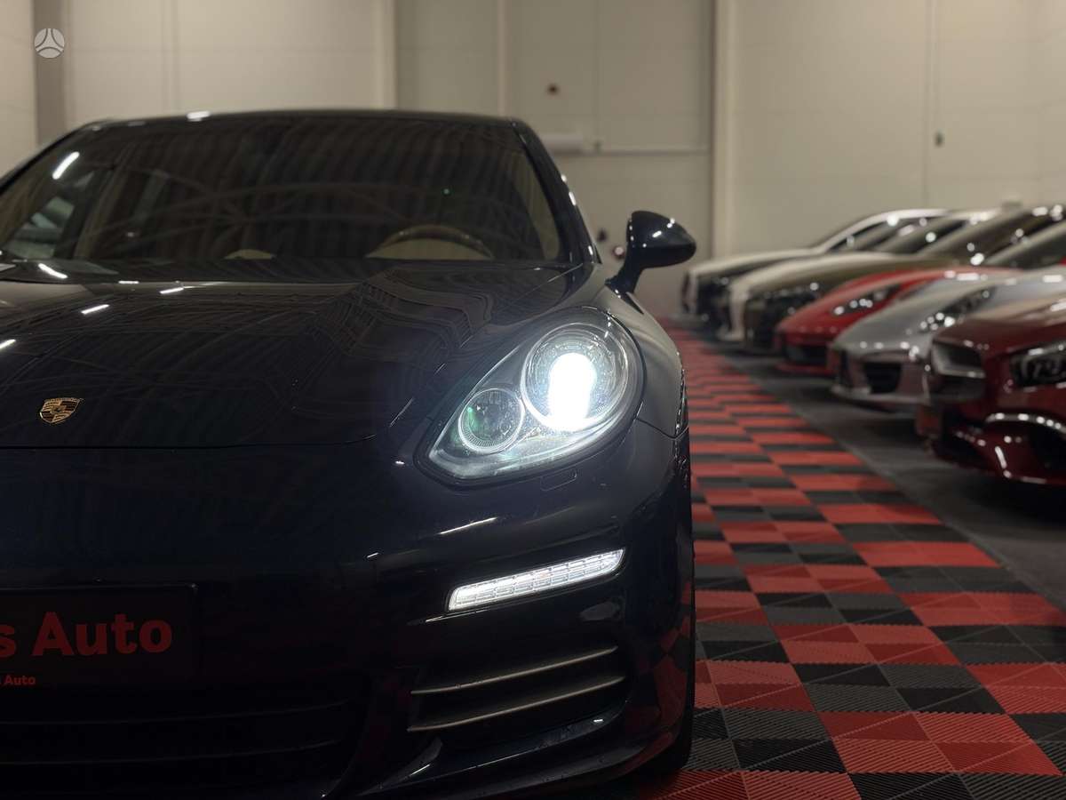 Porsche Panamera - 7