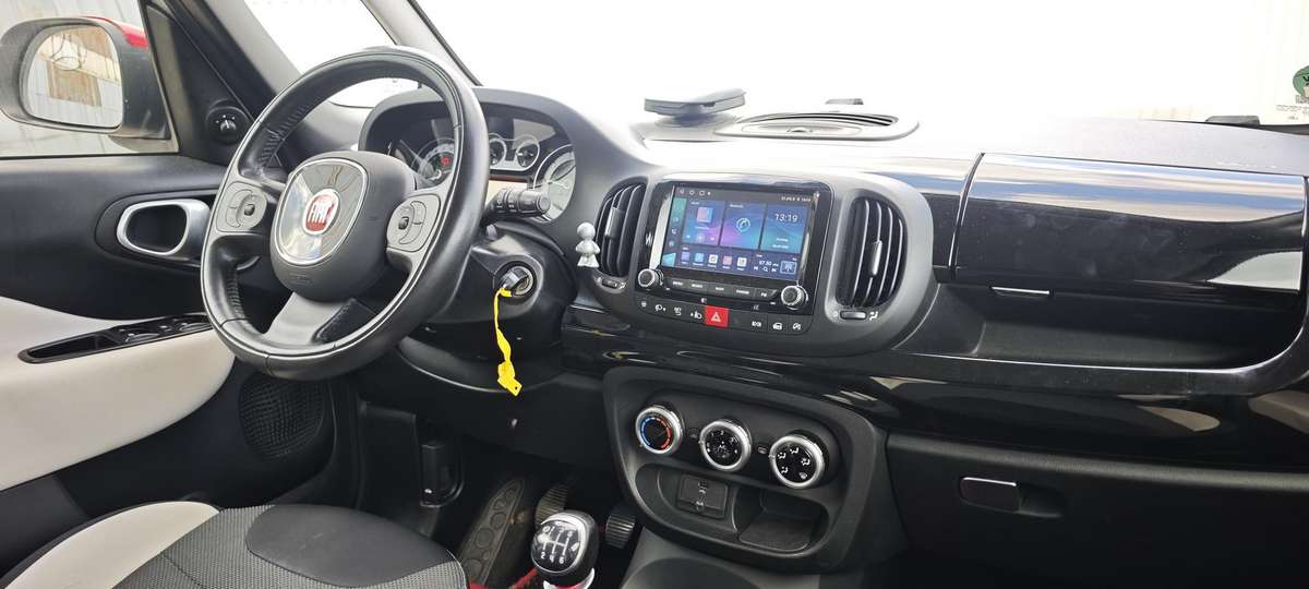 Fiat 500L, 1.6 l., hatchback