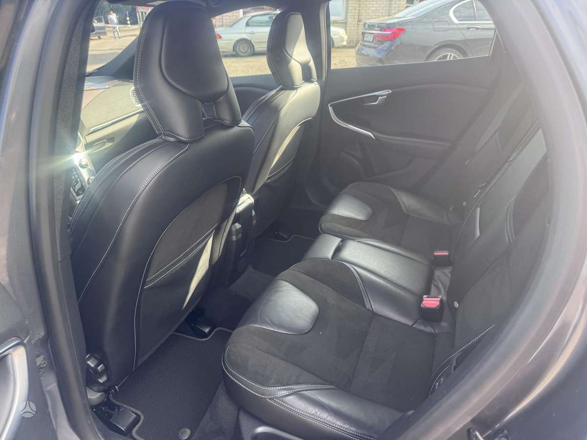 Volvo V40 - 11