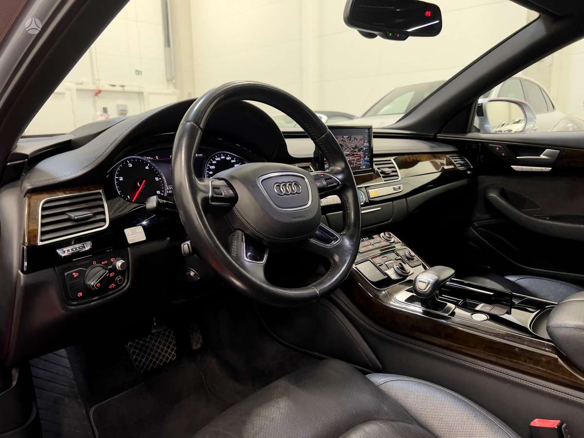 Audi A8, 3.0 l., limousine