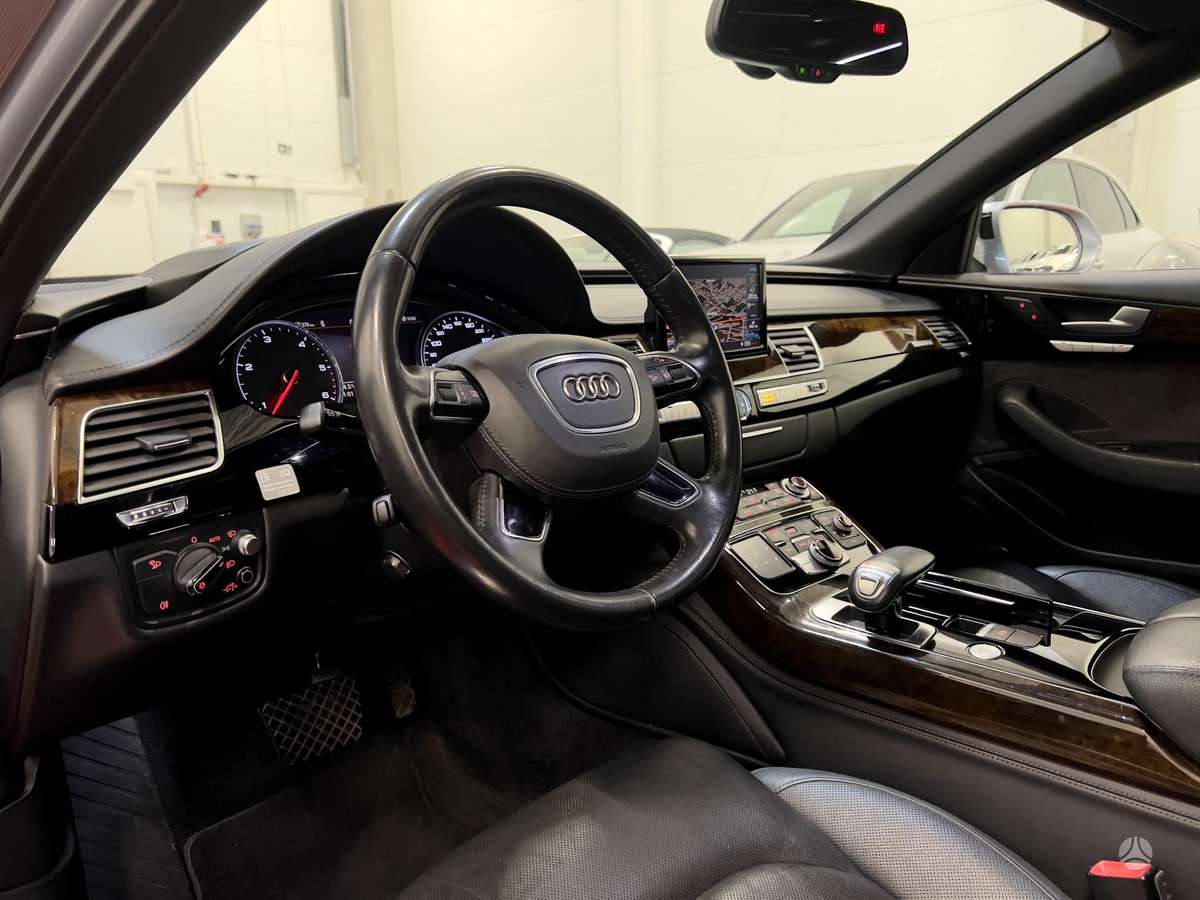 Audi A8, 3.0 l., Лимузин
