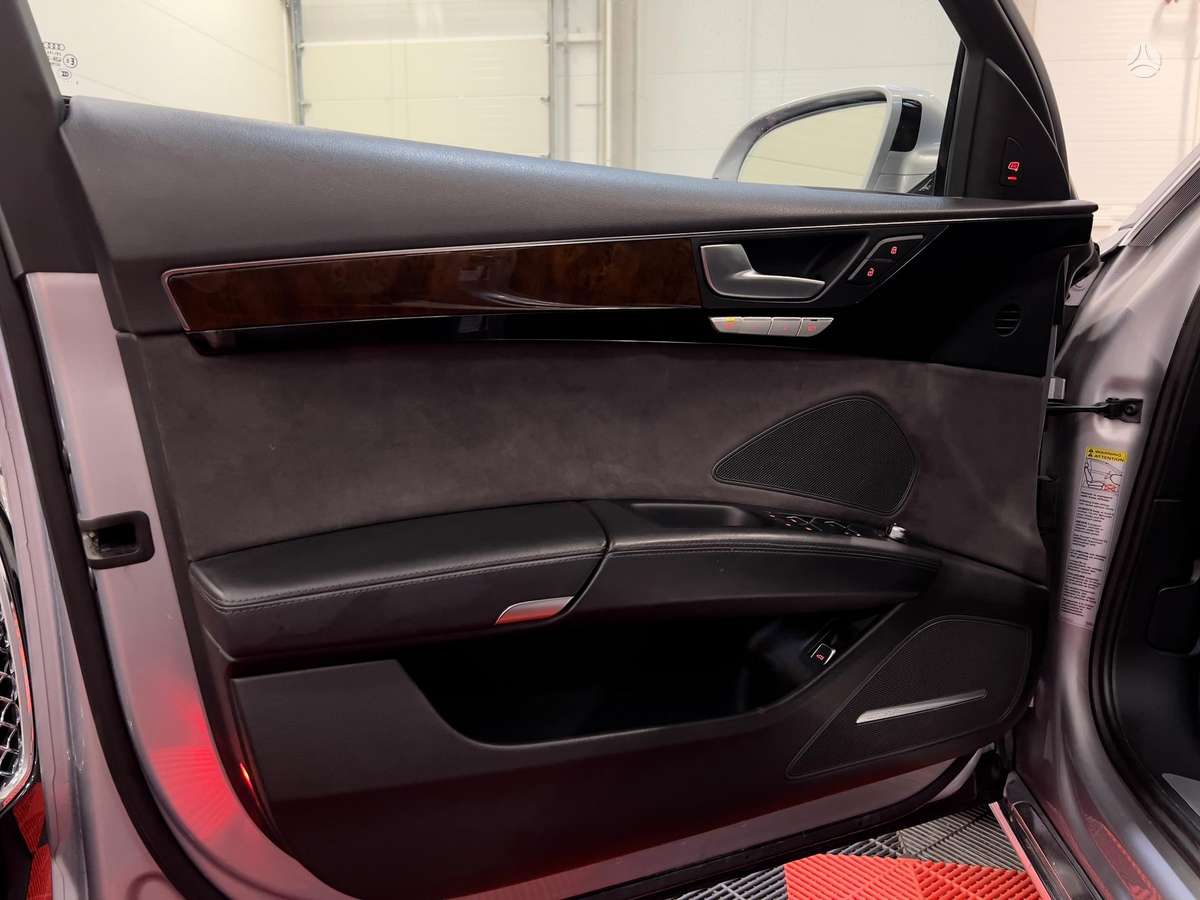 Audi A8, 3.0 l., limousine