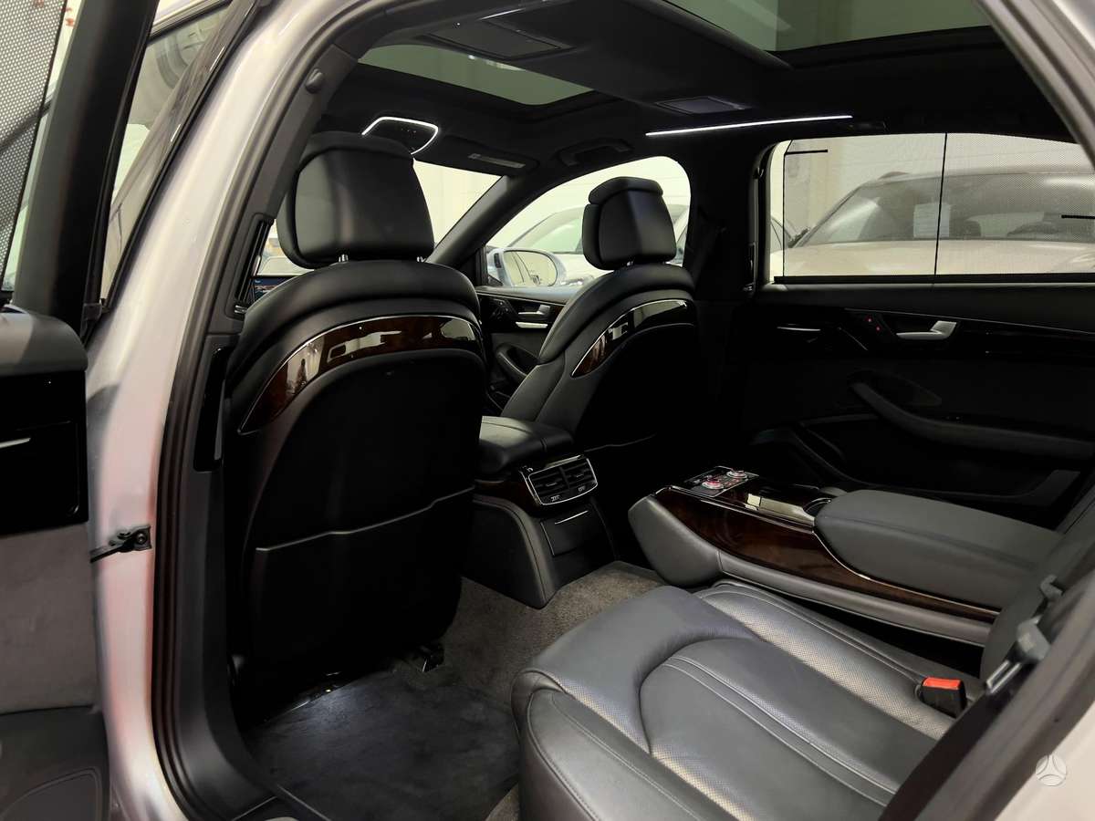 Audi A8, 3.0 l., Лимузин
