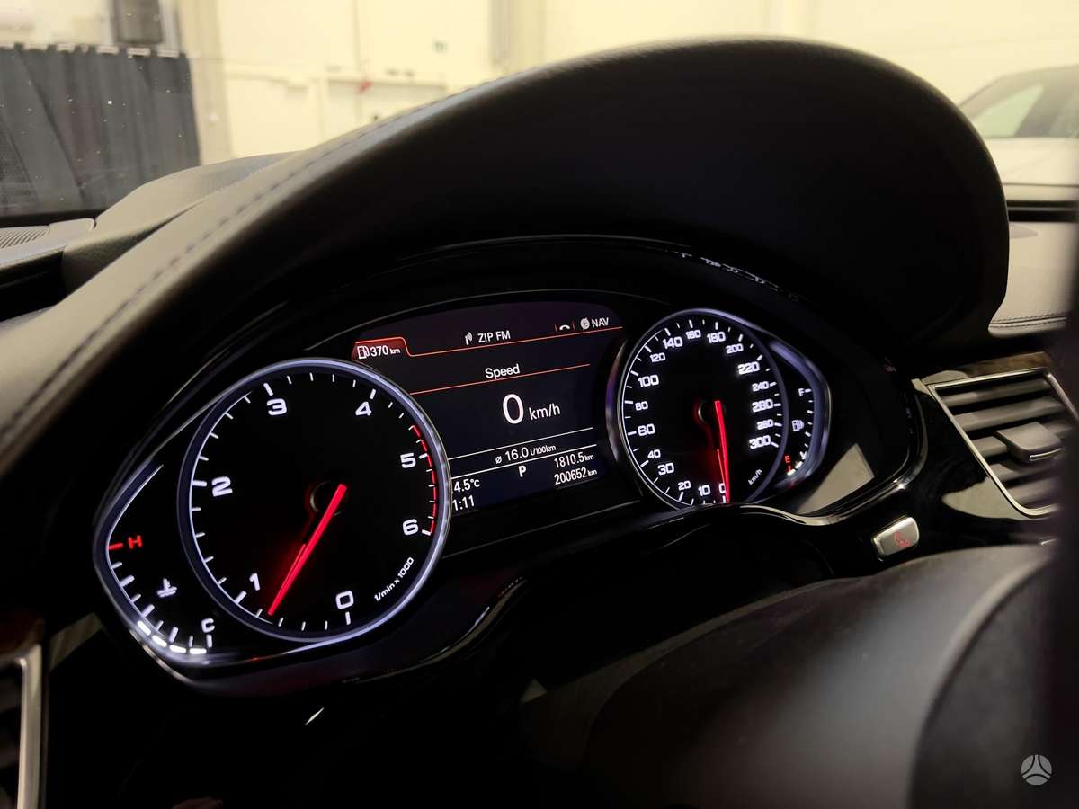 Audi A8, 3.0 l., Лимузин