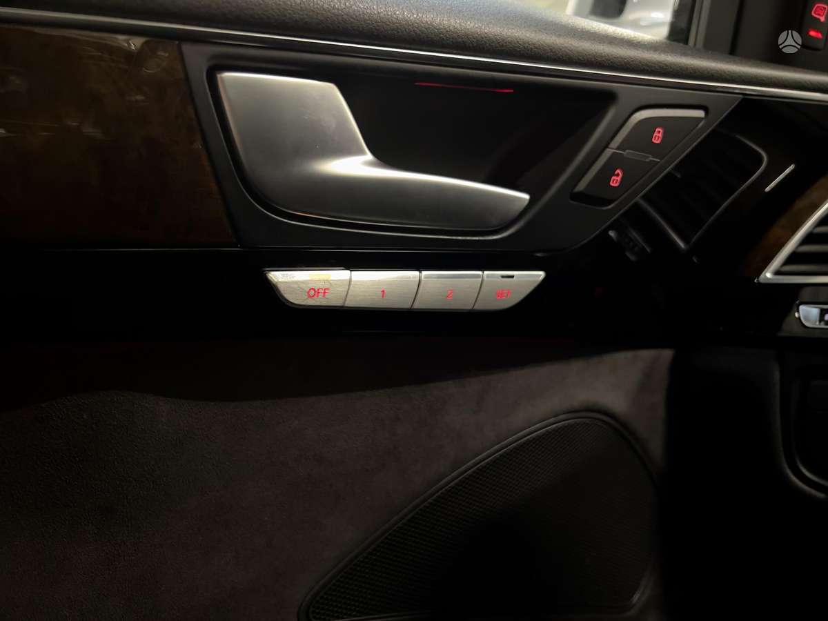 Audi A8, 3.0 l., Лимузин
