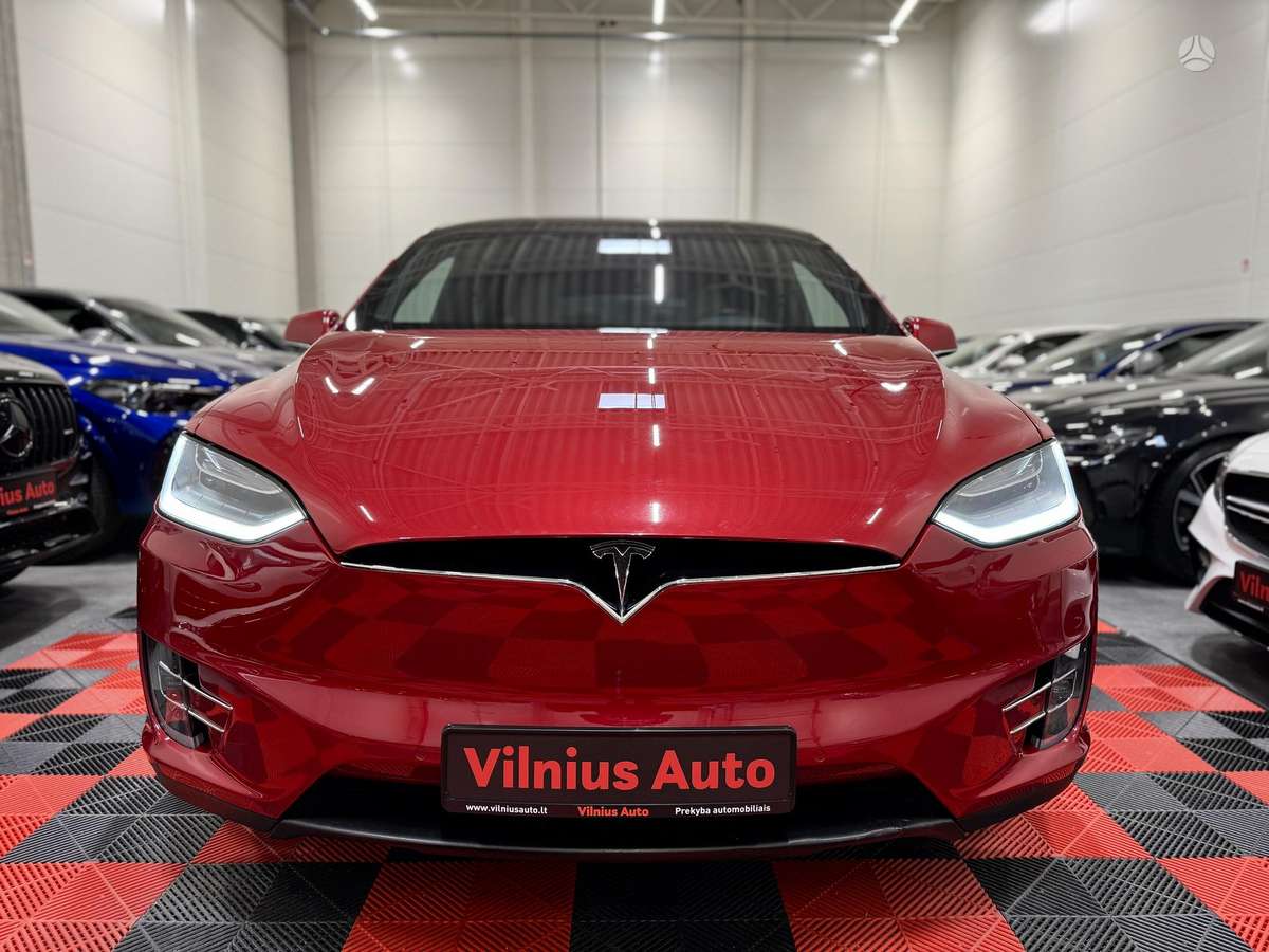 Tesla Model X - 2