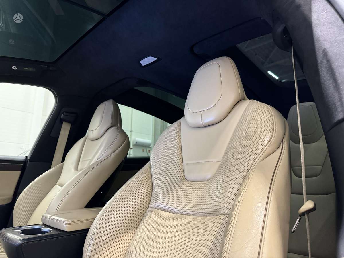 Tesla Model X, 90 kWh, off-road / crossover