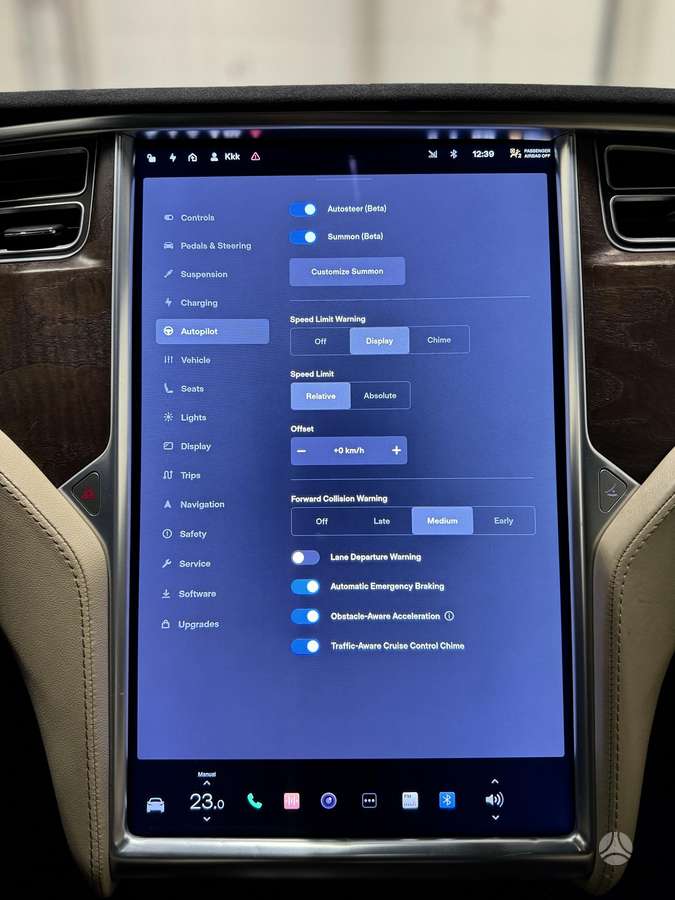 Tesla Model X, 90 kWh, off-road / crossover