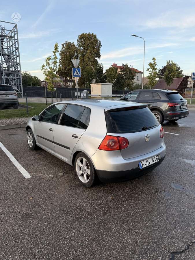 Volkswagen Golf - 5