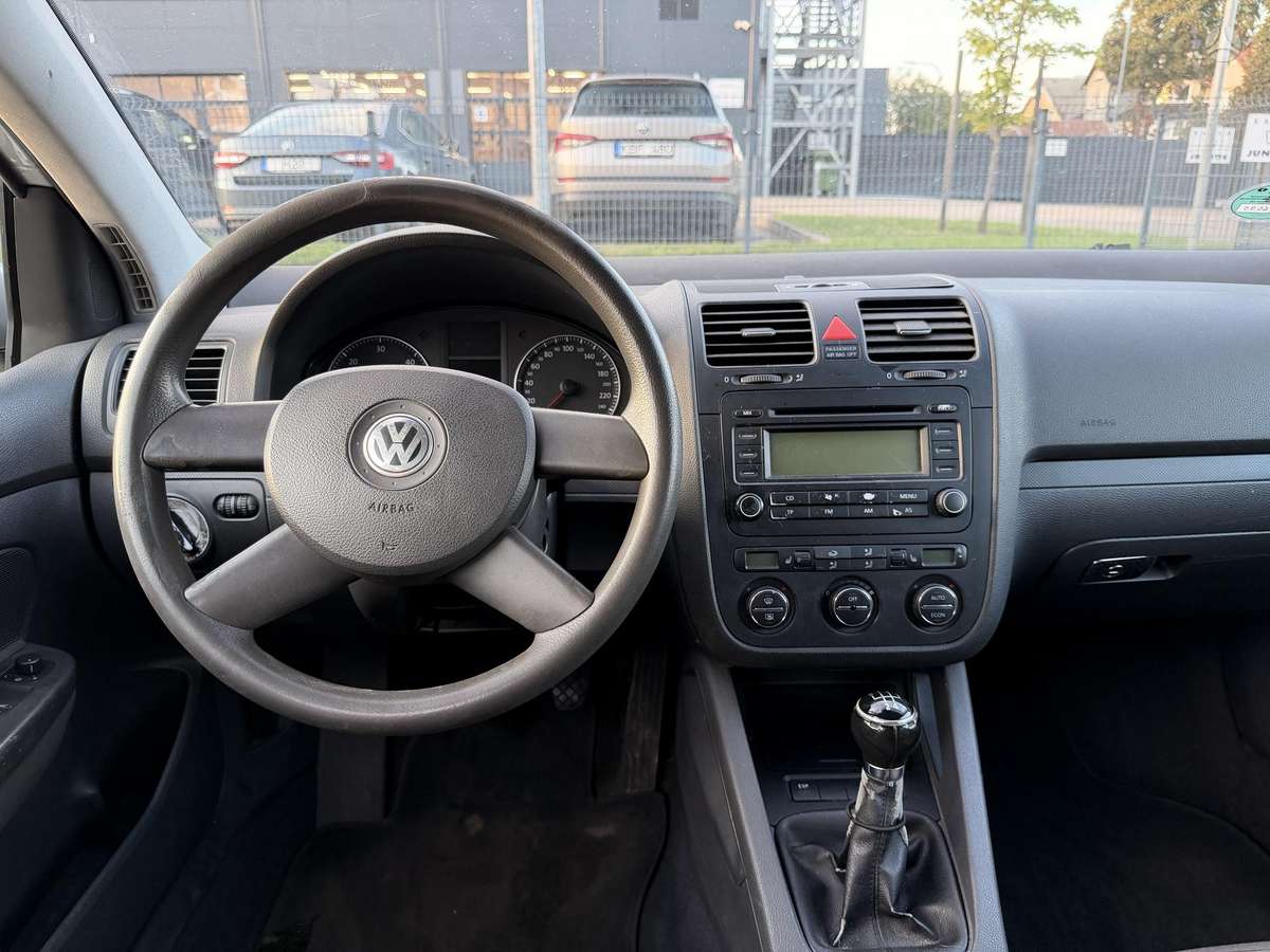 Volkswagen Golf - 8