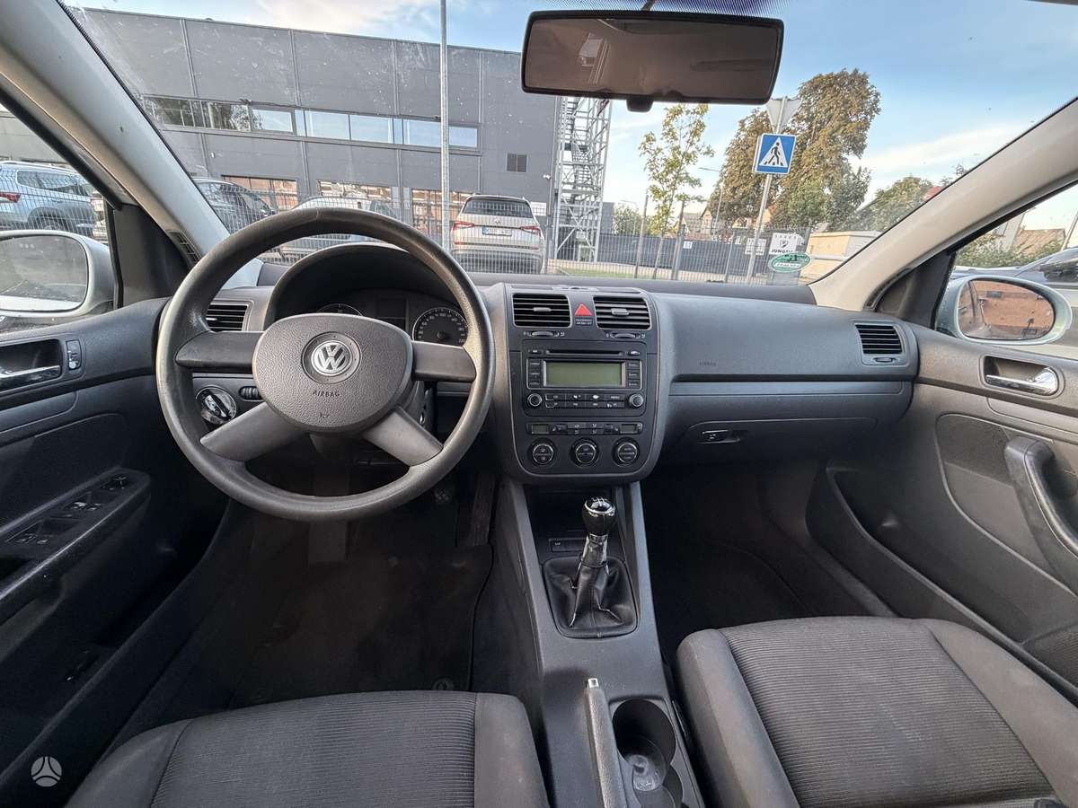 Volkswagen Golf - 9