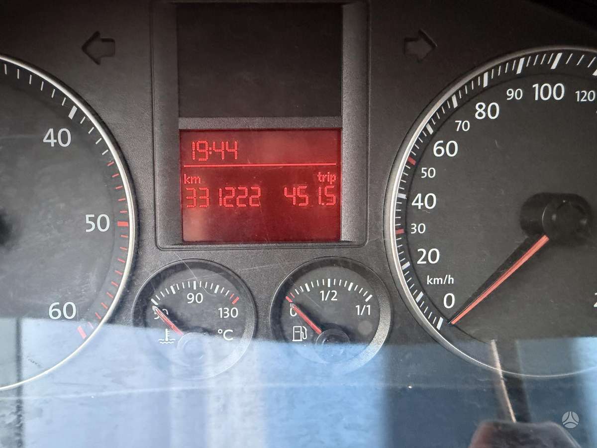 Volkswagen Golf - 10