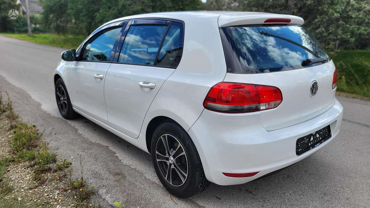 Volkswagen Golf - 6