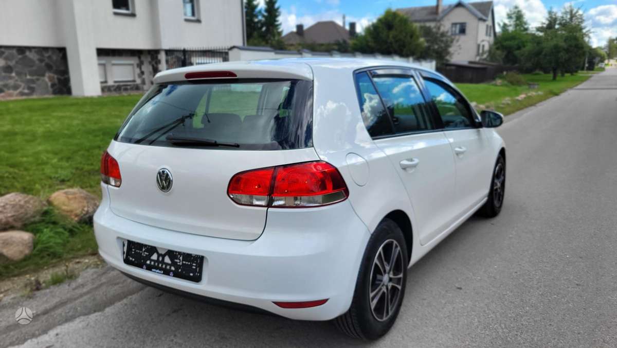 Volkswagen Golf - 8