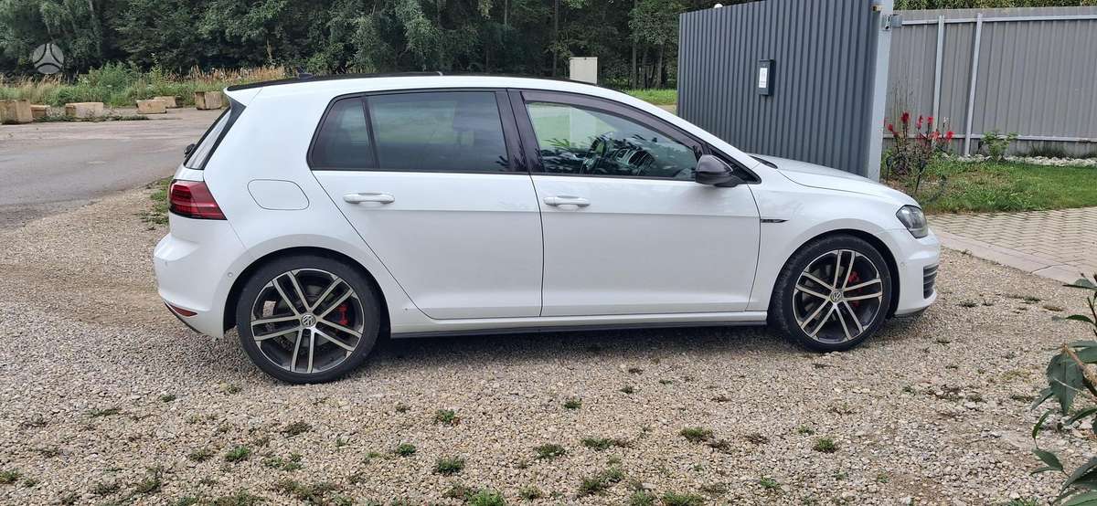 Volkswagen Golf - 7