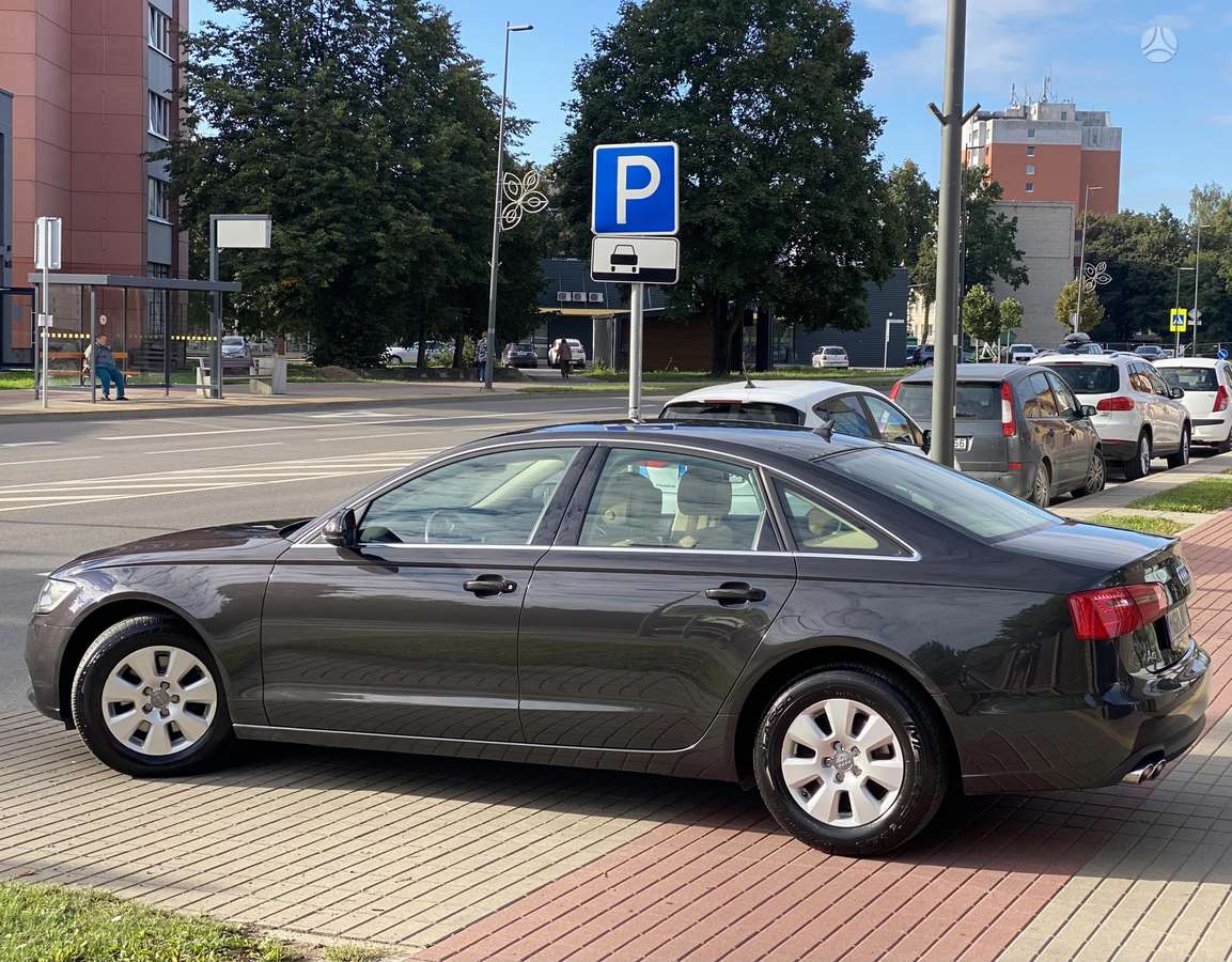Audi A6, 2.0 l., Седан