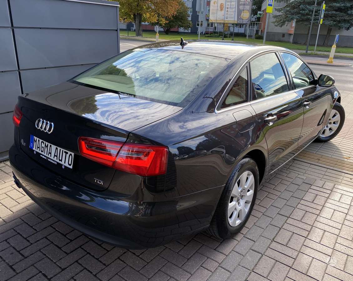 Audi A6, 2.0 l., Седан