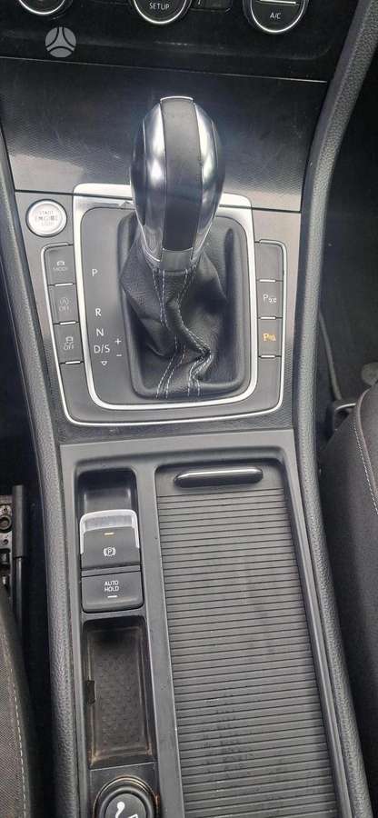 Volkswagen Golf - 12