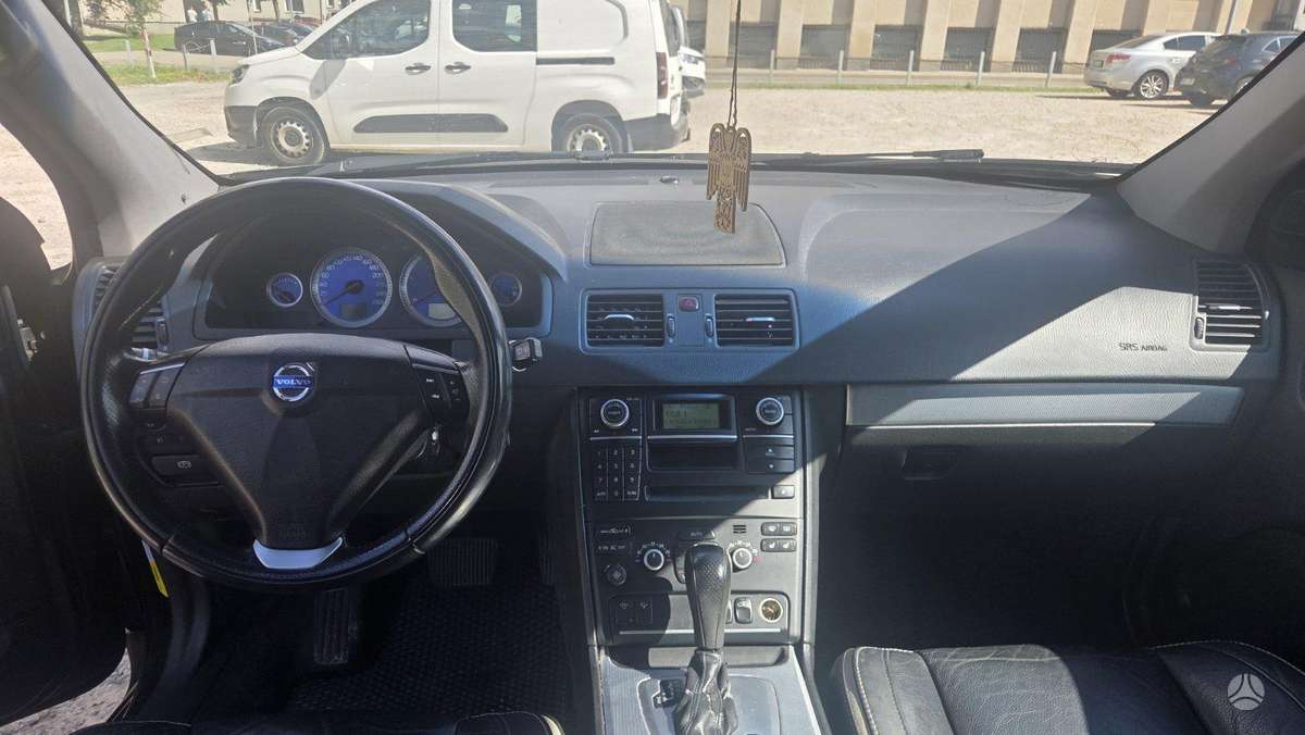 Volvo XC90 - 9