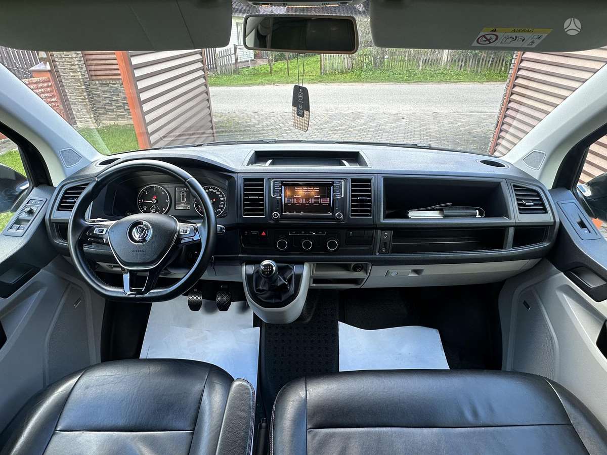 Volkswagen Caravelle - 10
