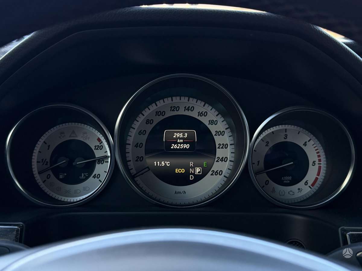 Mercedes-Benz E320, 3.0 l., Универсал