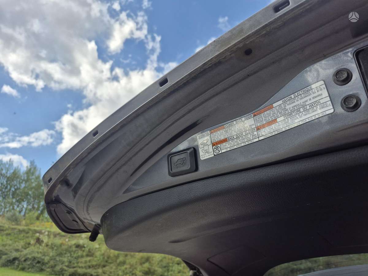 Toyota RAV4 - 6