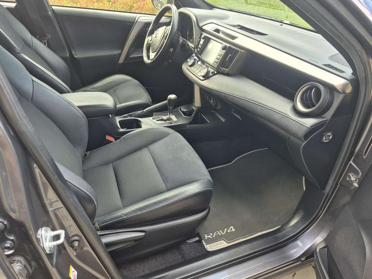 Toyota RAV4 - 7