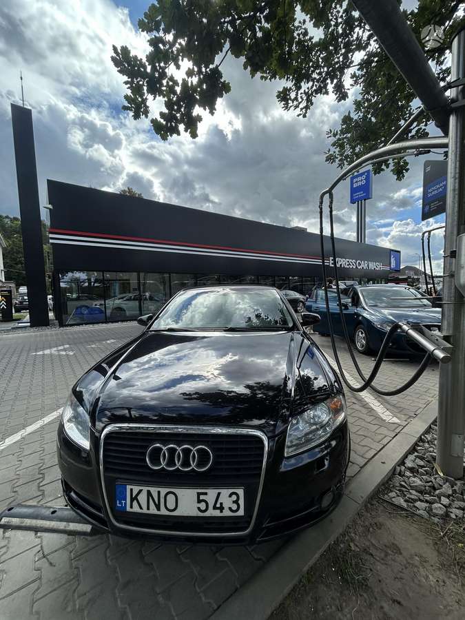 Audi A4, 2.5 l., Седан