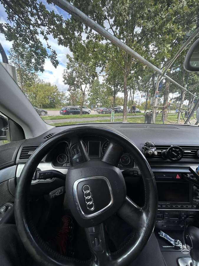 Audi A4, 2.5 l., Седан